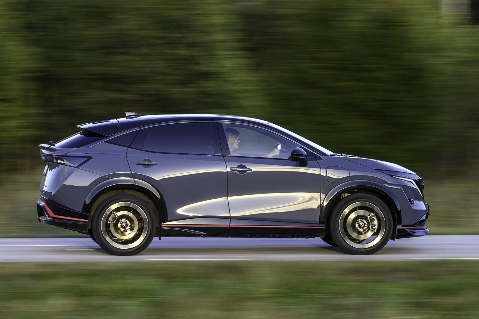 Finstämd prestandasuv i Nismos anda